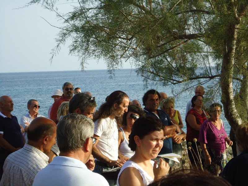 foto angelo aretano (93).JPG - Durante la celebrazione Gaetano Scalone ha eseguito canti e musica.